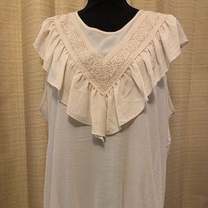 Torrid Cream colored sleeveless blouse SZ 0